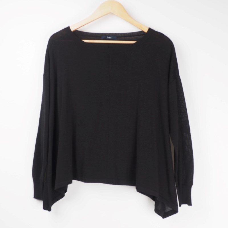 イレギュラーヘムボートネックニット