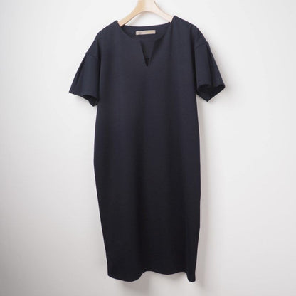 オープンフロントネックワンピース