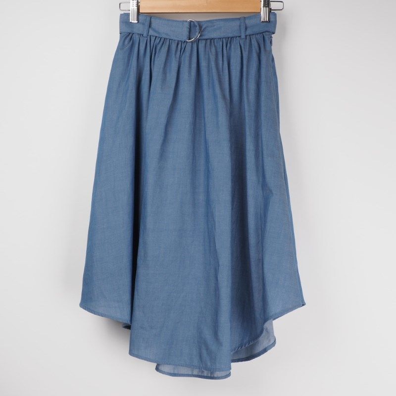 ラウンドヘムフレアスカート