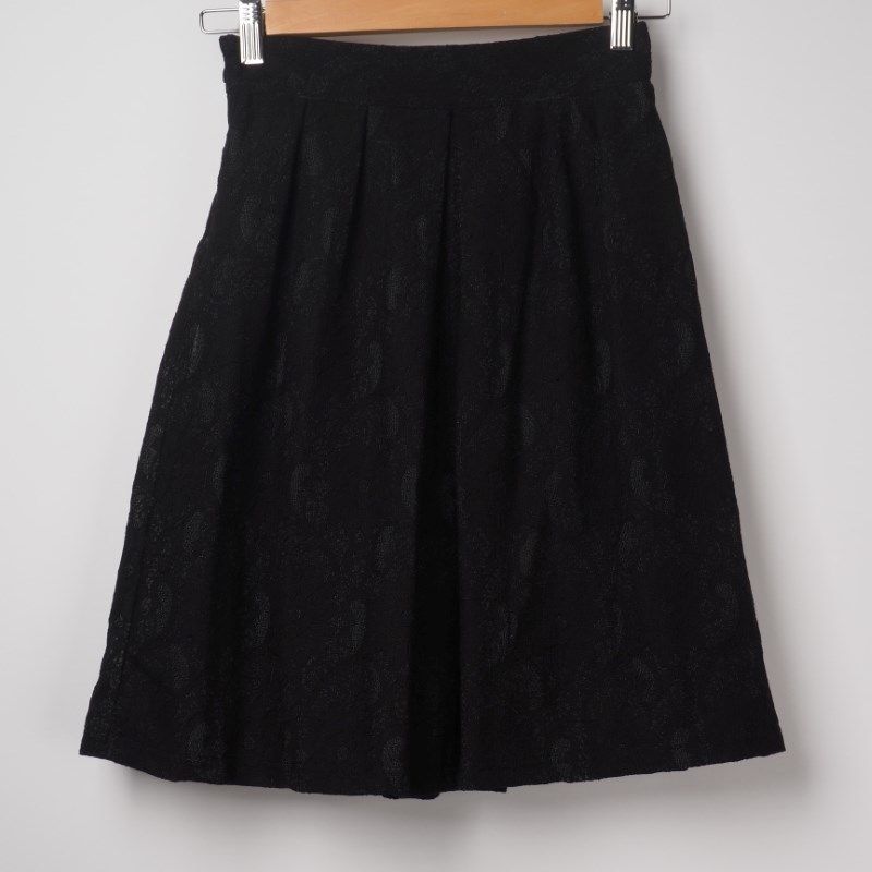 レースタック入りフレアスカート