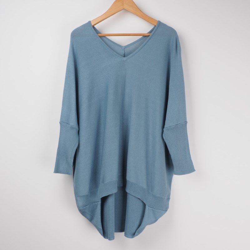 Vネックゆったりニット