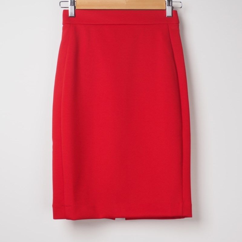 バックスリットタイトスカート