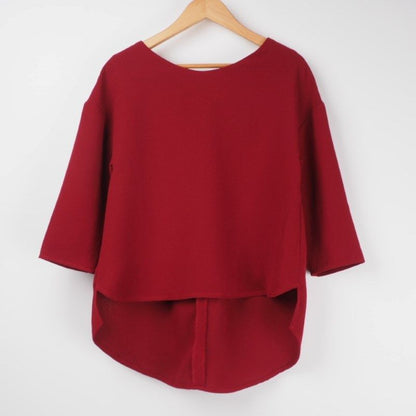 バック裾丈長めブラウス