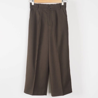 タック入りワイドシルエットパンツ