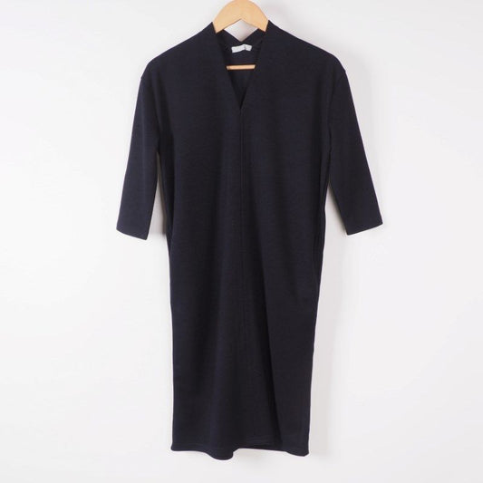 Vネックシンプルワンピース