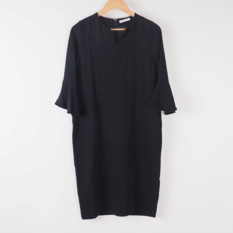 ベルスリーブスリットネックワンピース