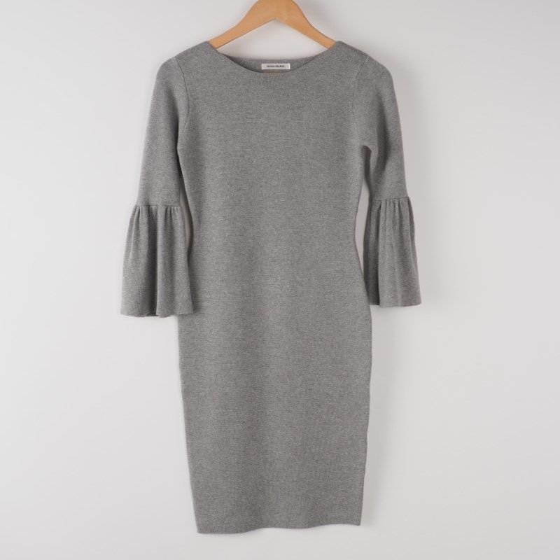 タックフレア袖ワンピース