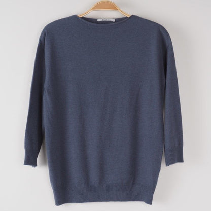 切りっぱなしデザインニット