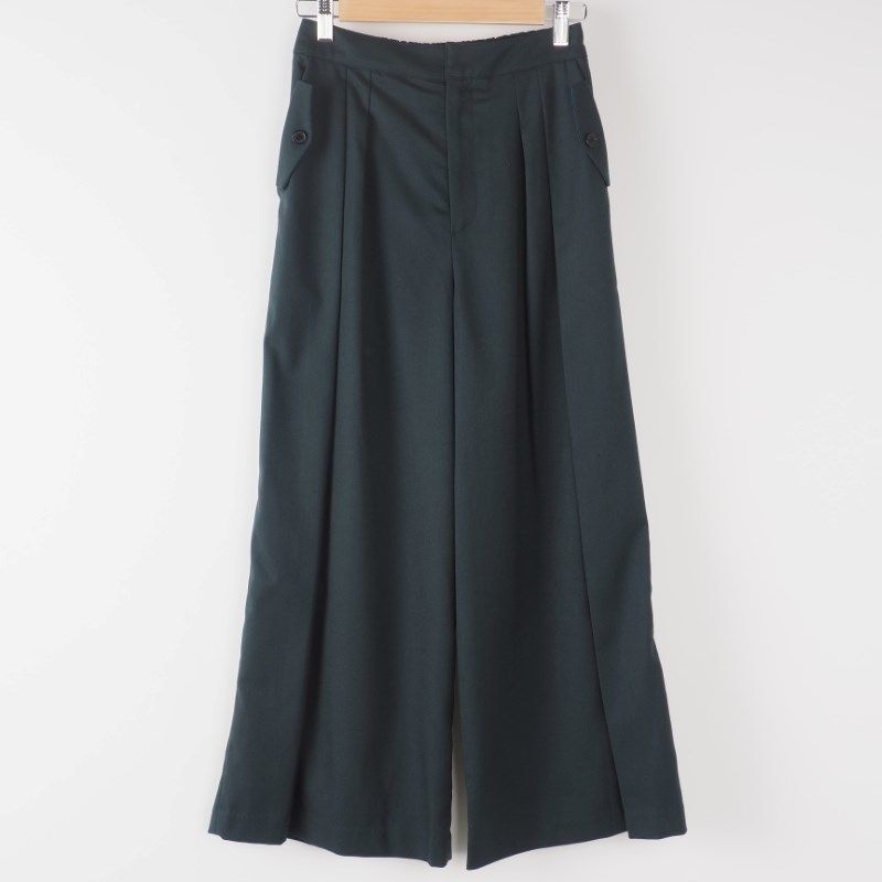 タック入りワイドパンツ
