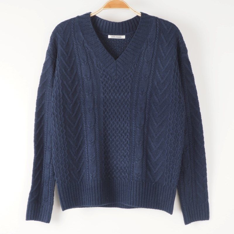 Vネックローゲージニット