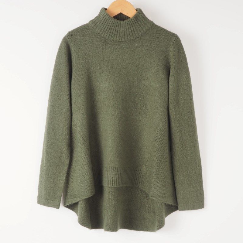 ボトルネックゆったりニット