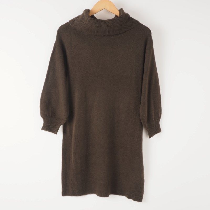 ふんわり袖タートルネックワンピース