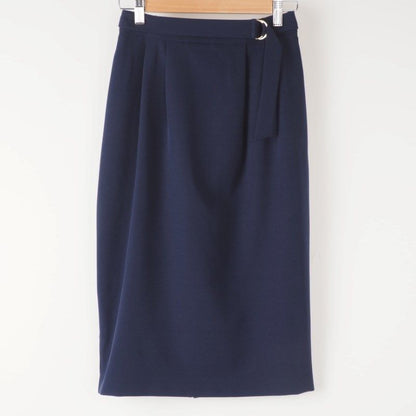 共地ベルト付きタイトスカート