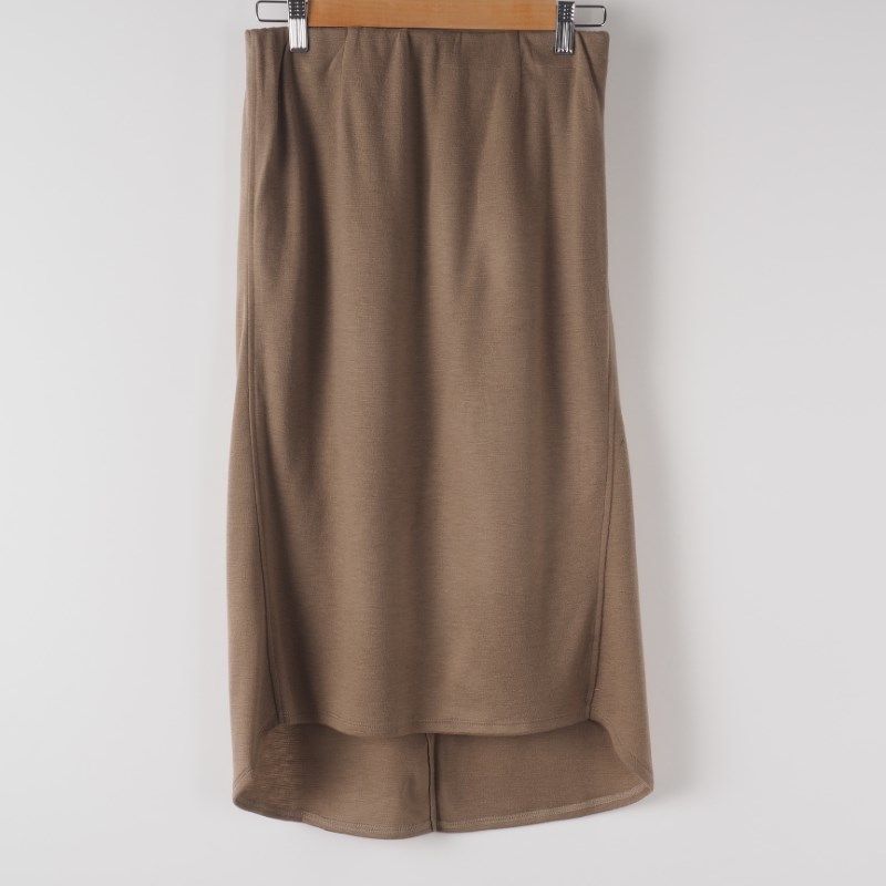 イレギュラーヘムスカート