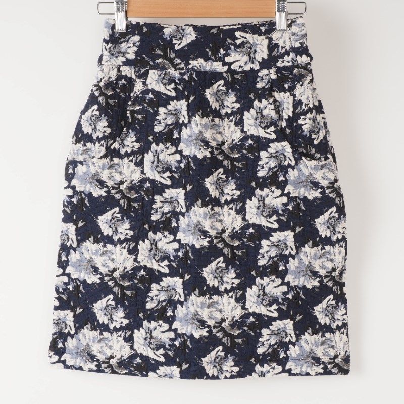 花柄タイトスカート