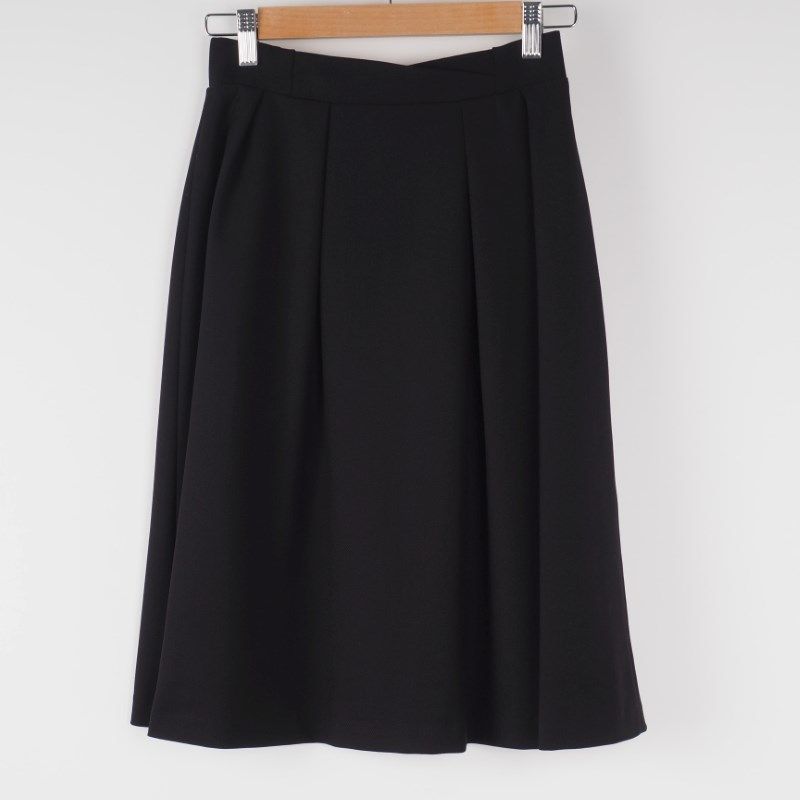 ウエストデザインタック入りフレアスカート