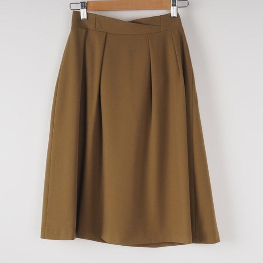 ウエストデザインタック入りフレアスカート