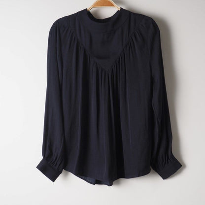 ギャザー入りブラウス