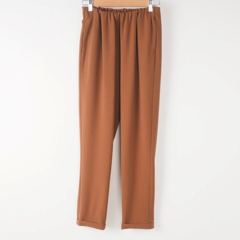 ウエストギャザータックテーパードパンツ