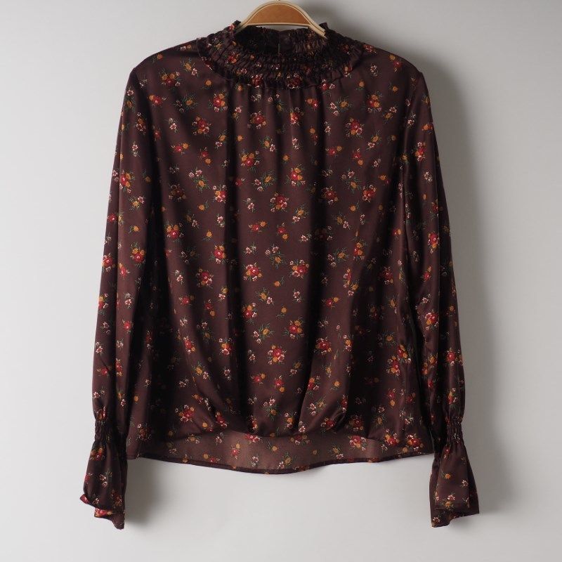 キャンディ袖花柄ハイネックブラウス