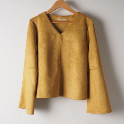 フェイクスエードVネックブラウス