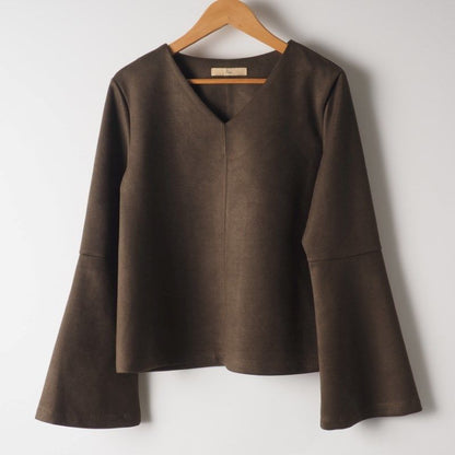 フェイクスエードVネックブラウス