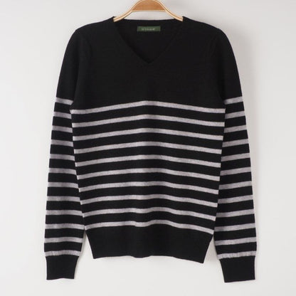 Vネックボーダーニット