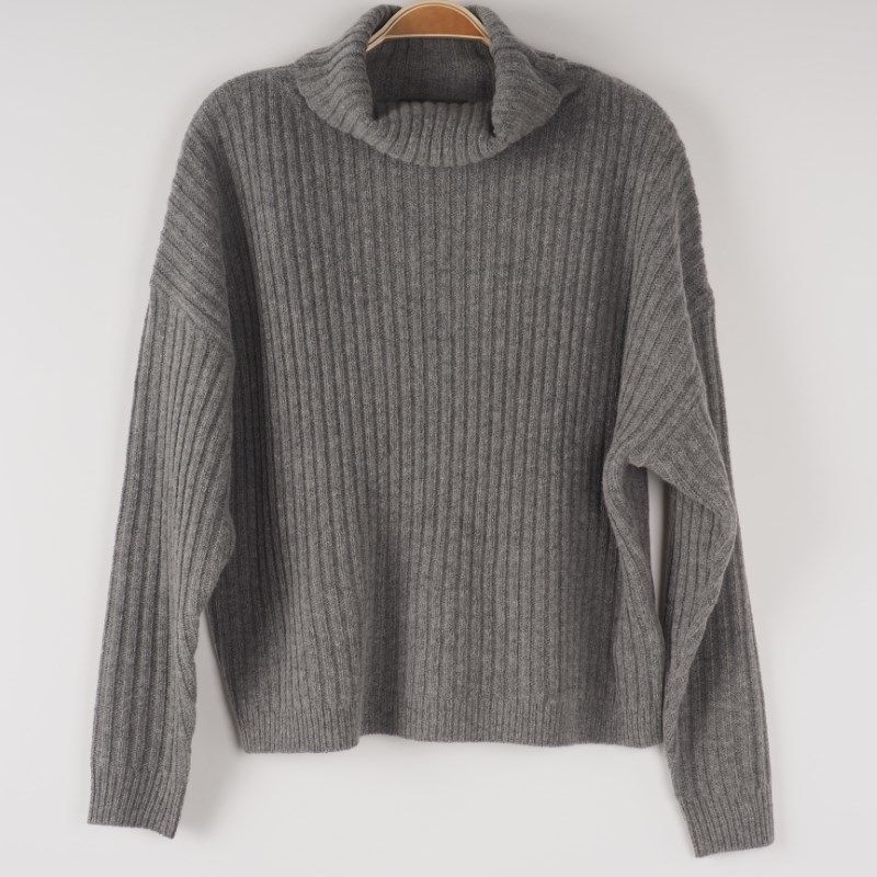 オフタートルニット