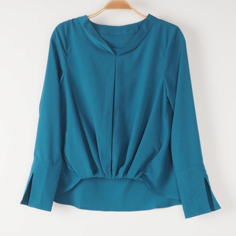 裾デザインスリットカフスブラウス