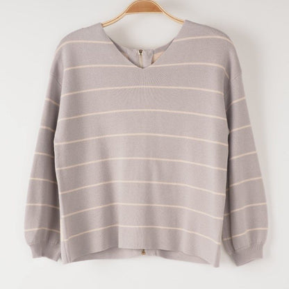 バックジップボーダー切り替えニット