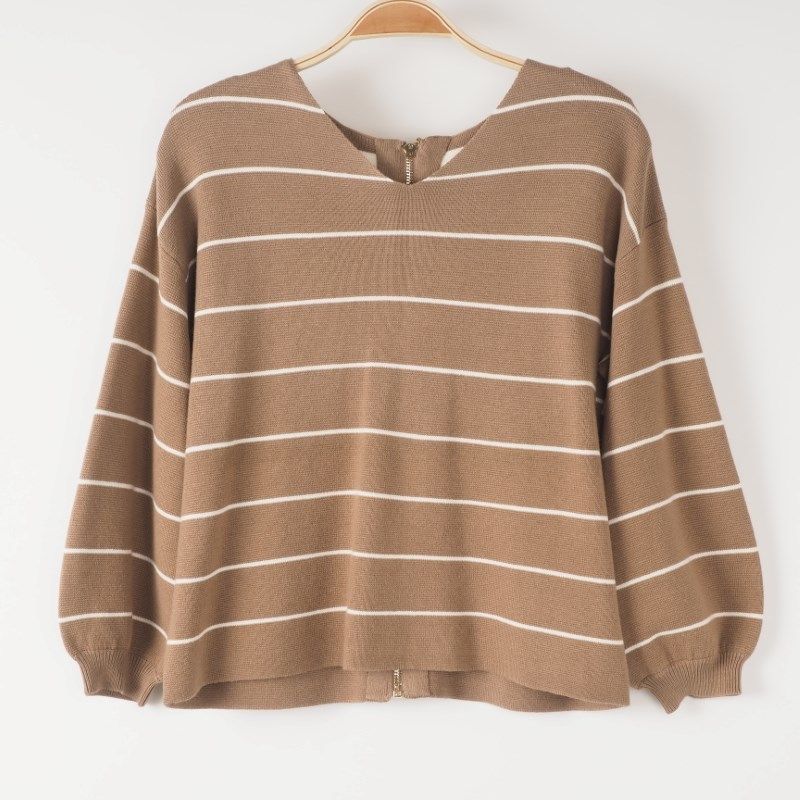 バックジップボーダー切り替えニット