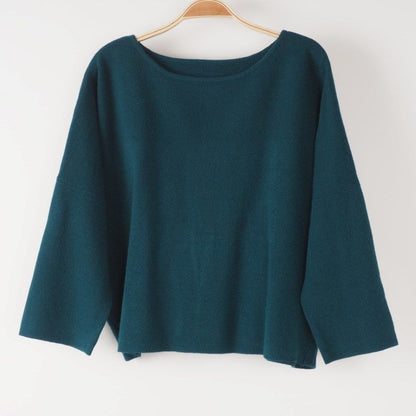 デコルテラインギャザーニット