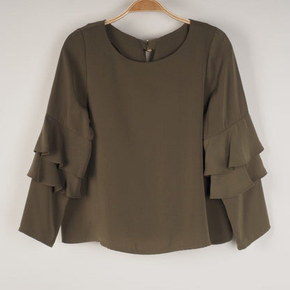 フリルデザインブラウス