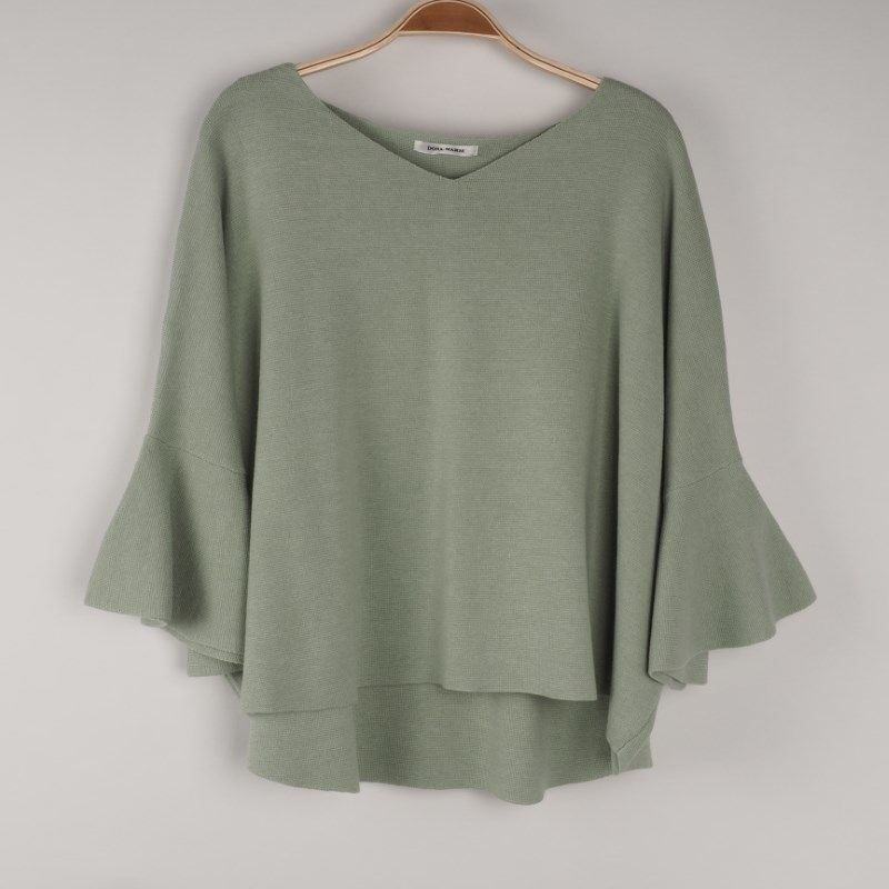 Vネックベルスリーブニット