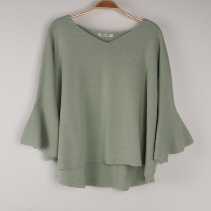 Vネックベルスリーブニット