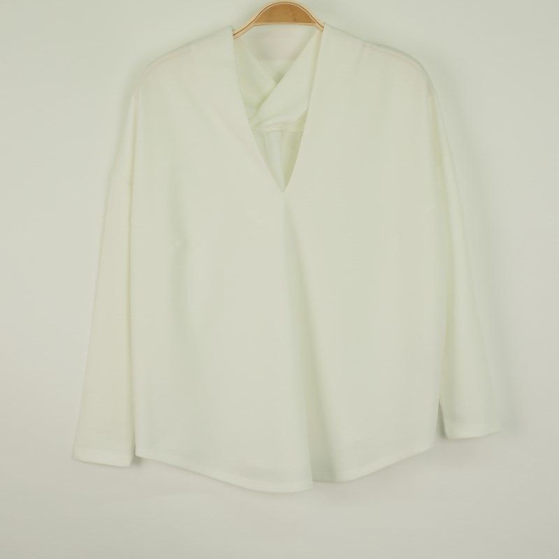 Vライン切り替えトップス