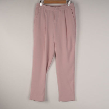 タック入りテーパードパンツ