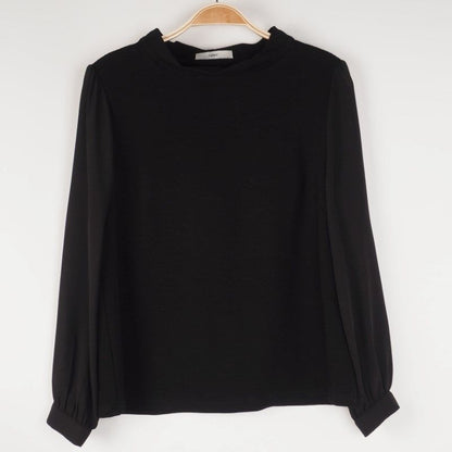 異素材使いビルドネックカットソー