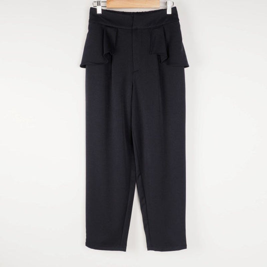 ウエストペプラム付きテーパードパンツ