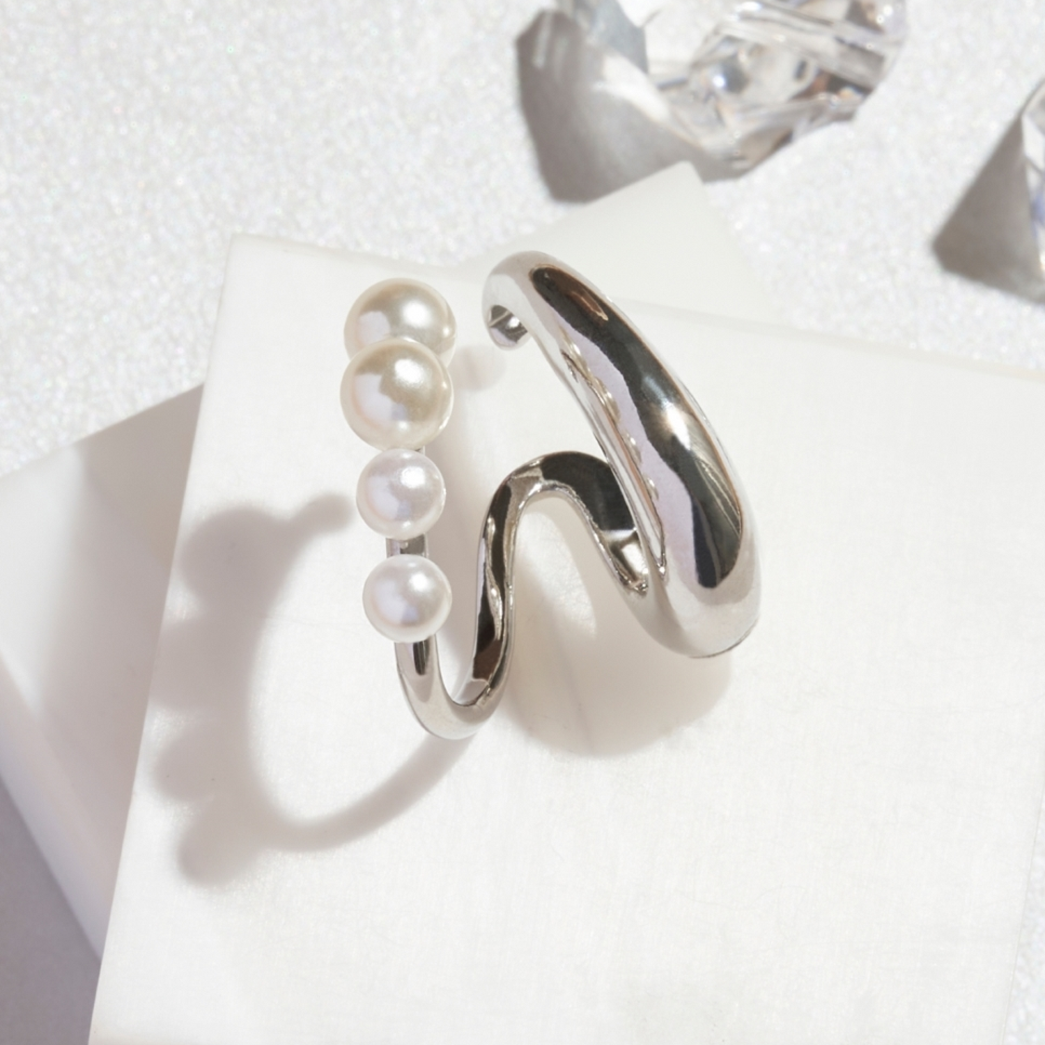 ドレッシングパールイヤーカフ