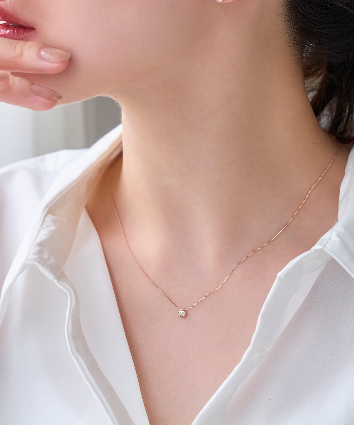 シャインベゼルセッティングネックレス