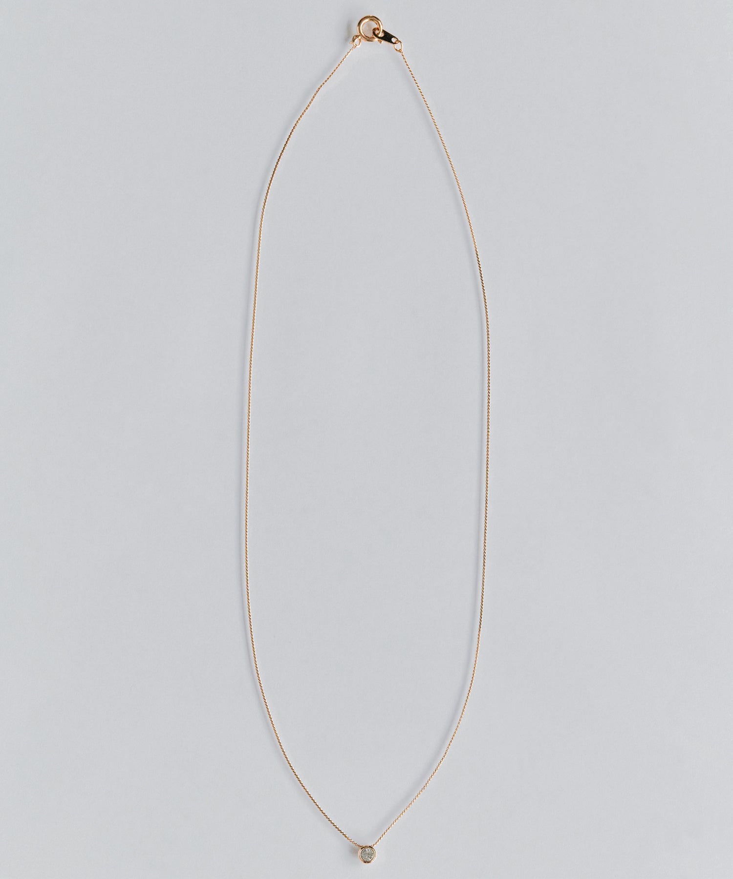 シャインベゼルセッティングネックレス