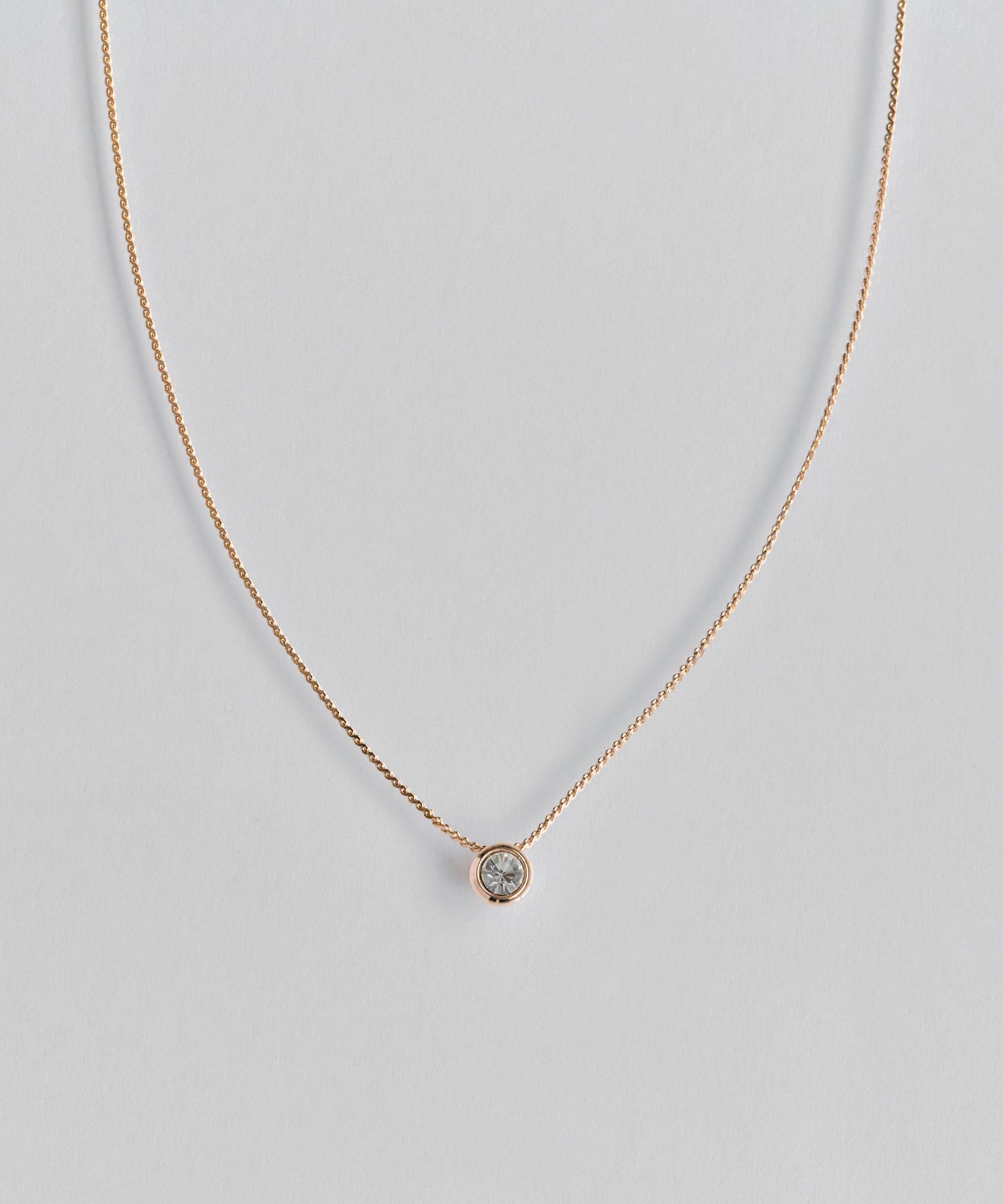 シャインベゼルセッティングネックレス