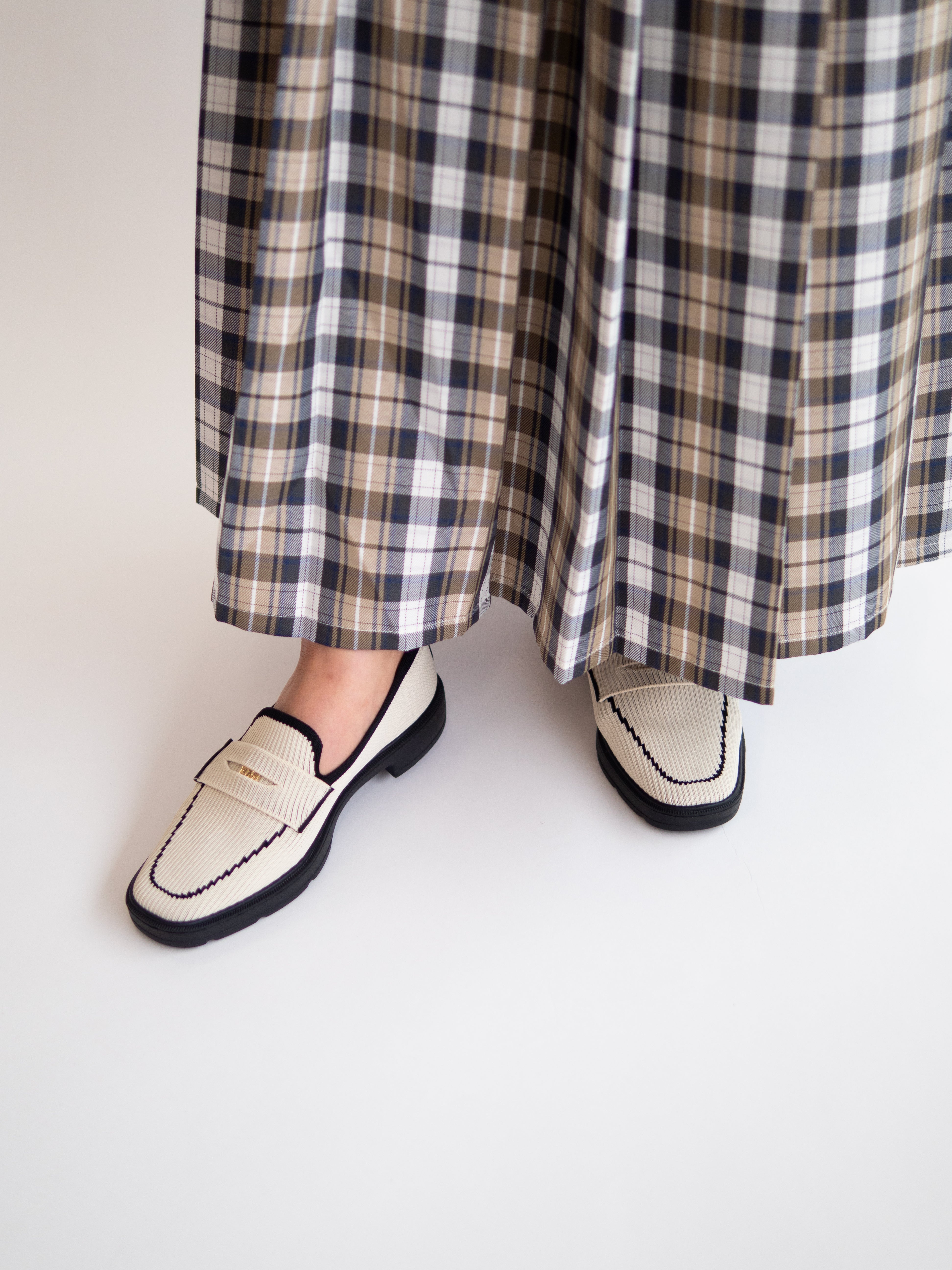 コインローファー【エクリュ】