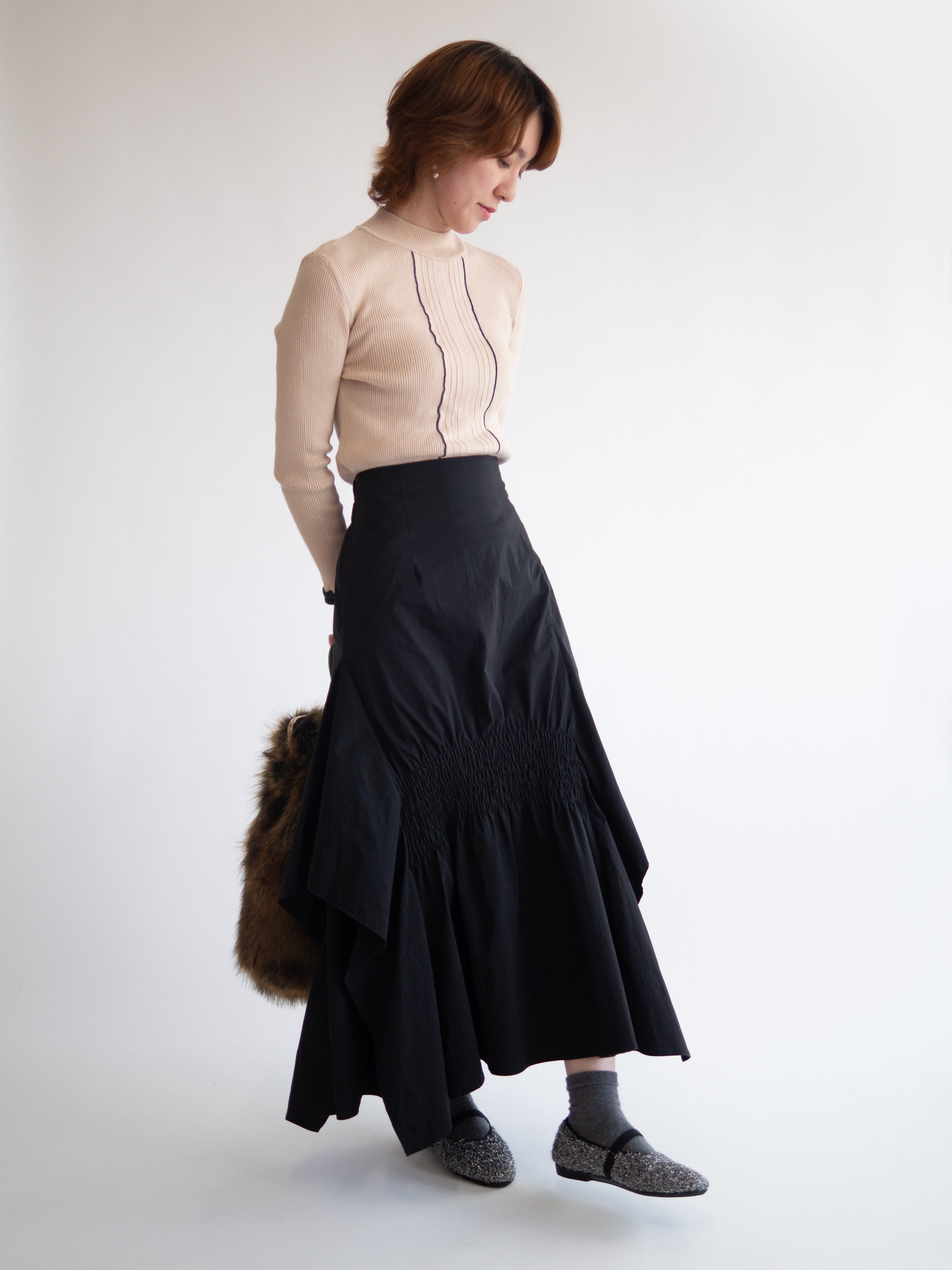 ラウンドファー パンプス【ブラックラメ】