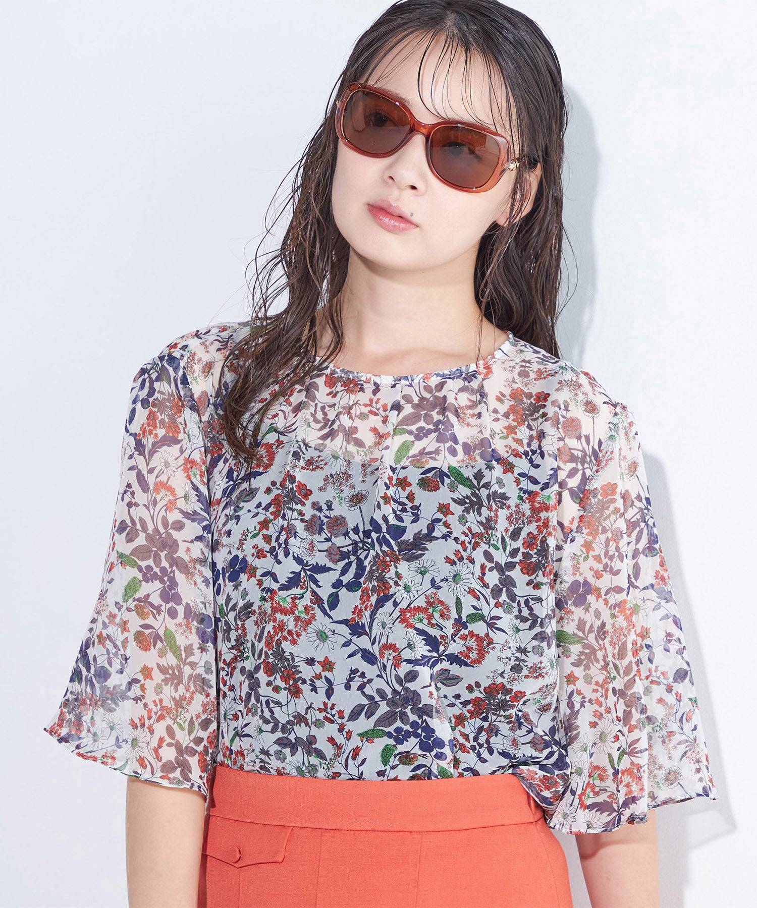 golden accent glasses