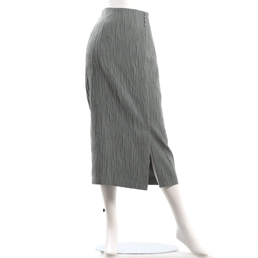 スッキリとしたイージーテーパードパンツ