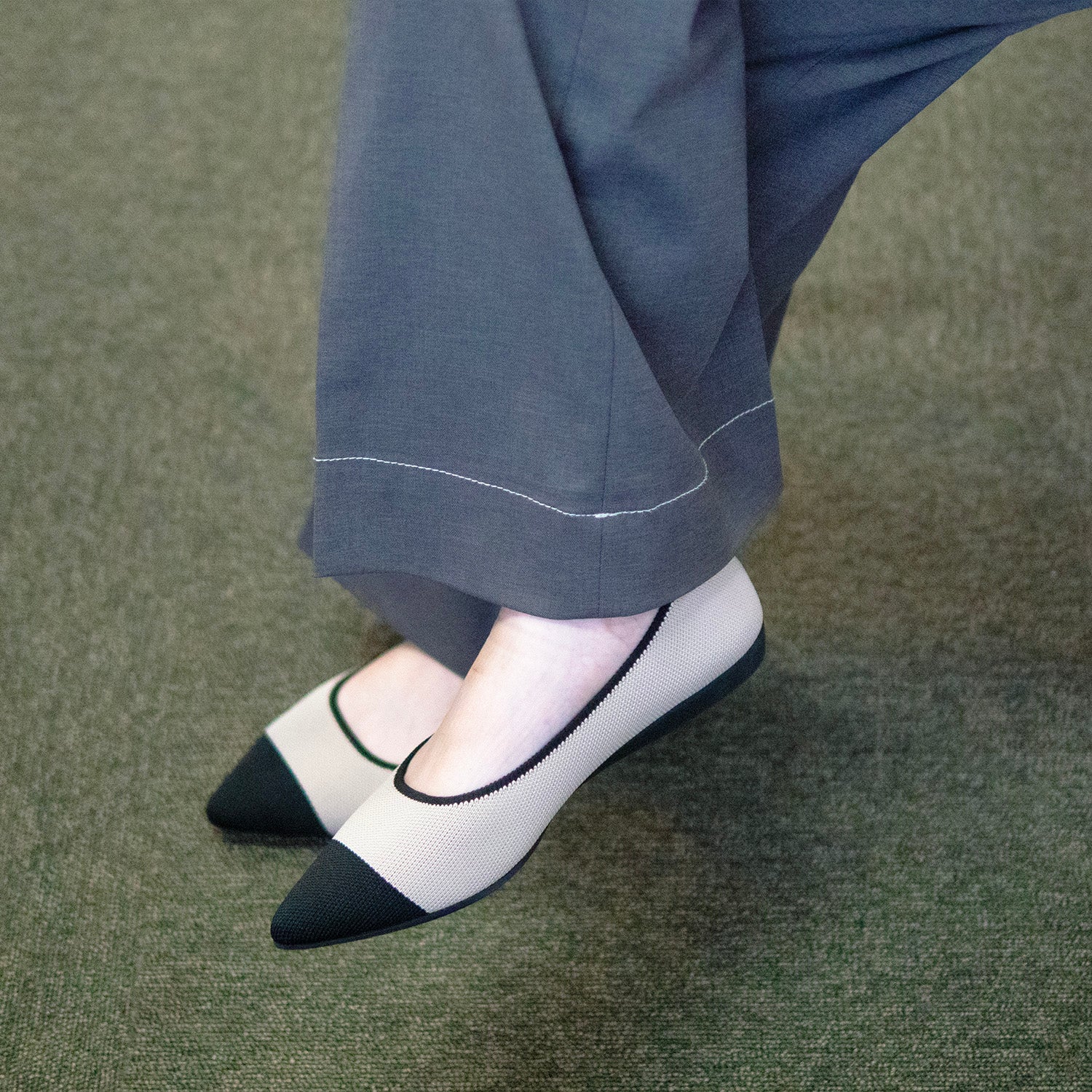 バイカラー ポインテッドパンプス【ベージュ系】